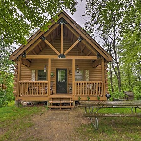 Cozy Retreat With Porch And Double Jj Resort Access! Rothbury Экстерьер фото