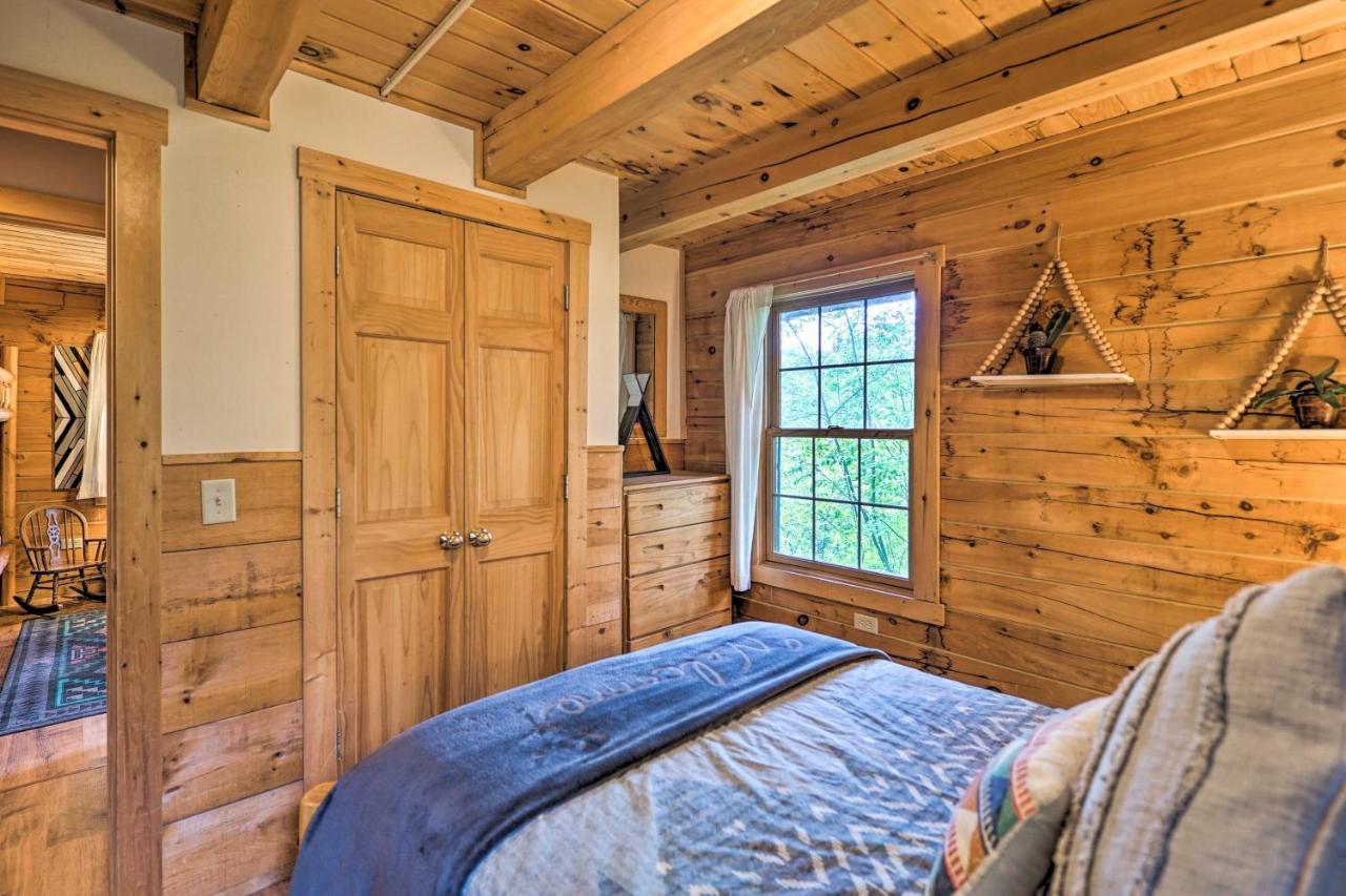 Cozy Retreat With Porch And Double Jj Resort Access! Rothbury Экстерьер фото