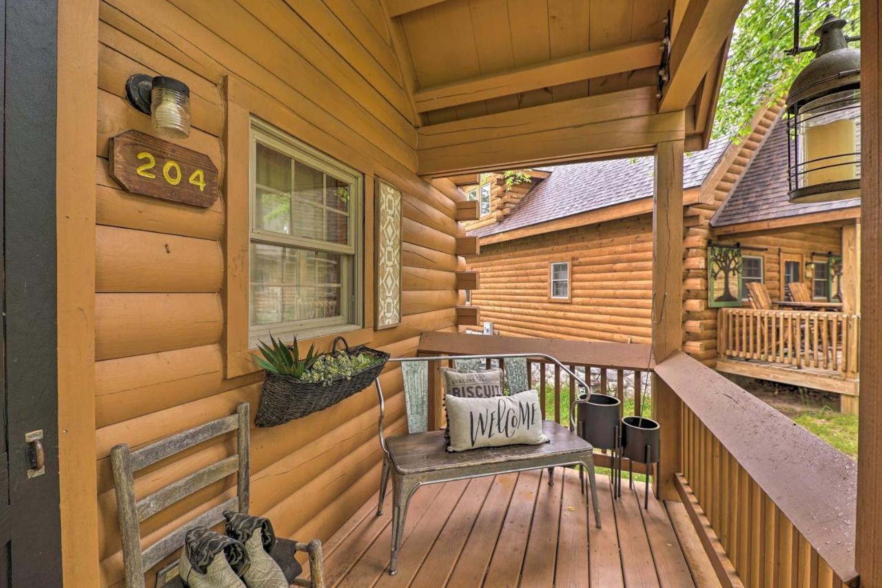 Cozy Retreat With Porch And Double Jj Resort Access! Rothbury Экстерьер фото